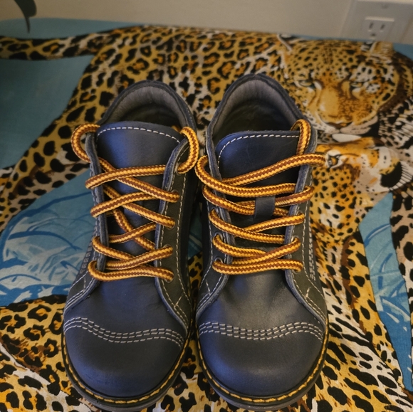 Petits Pieds Toddler Leather Boots size 24 - Picture 3 of 8